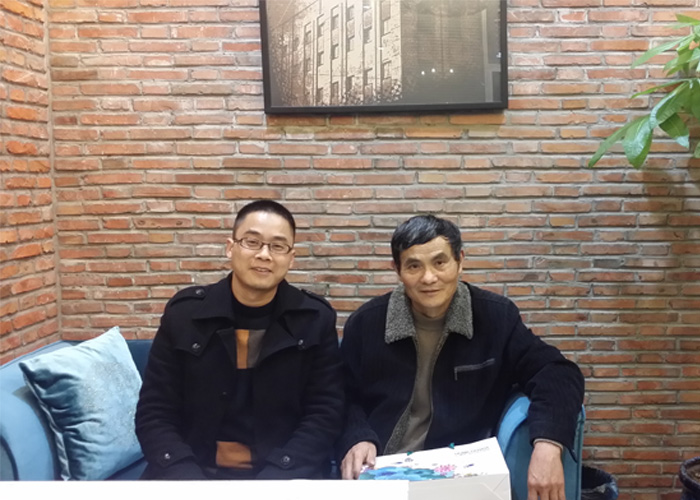 張總對一格家具高度認可