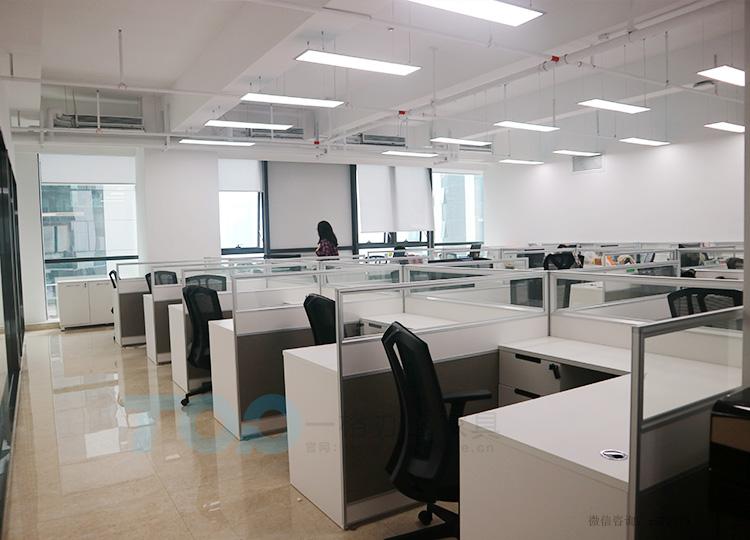 辦公屏風桌.jpg 辦公屏風桌.jpg