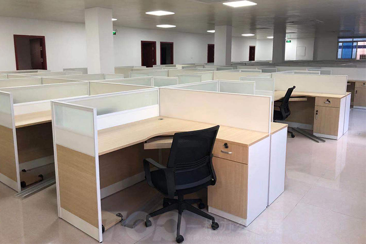 職員屏風辦公卡位.jpg 職員屏風辦公卡位.jpg