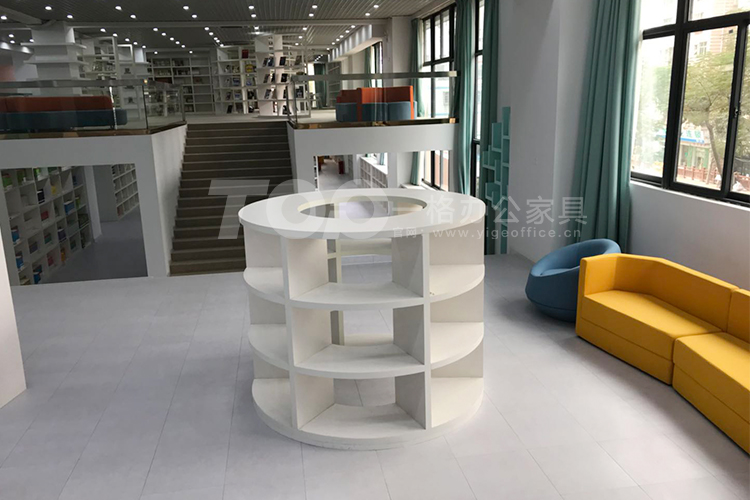 異形圓書架.jpg 異形圓書架.jpg