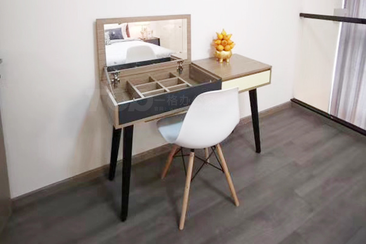 化妝桌.jpg 化妝桌.jpg