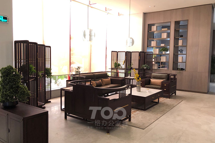 純木真皮接待沙發(fā).jpg 純木真皮接待沙發(fā).jpg