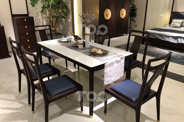 實木餐桌椅.jpg 實木餐桌椅.jpg